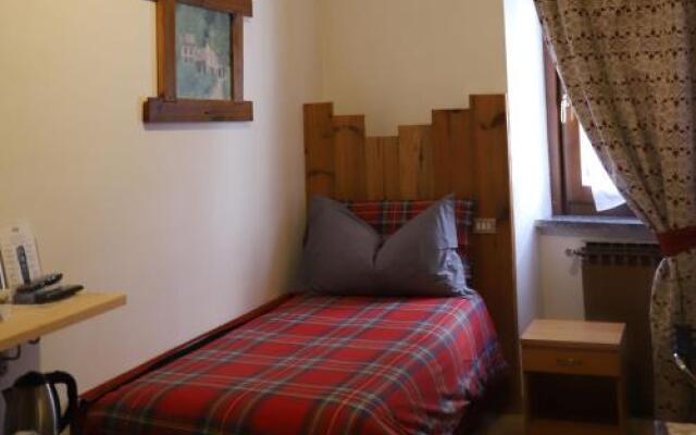 Hotel Bucaneve