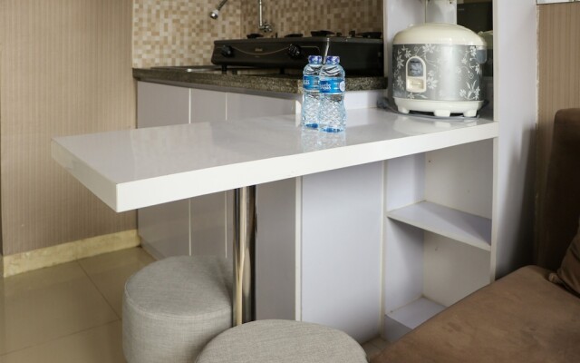 Homey And Cozy Stay 2Br At Green Pramuka City Apartment