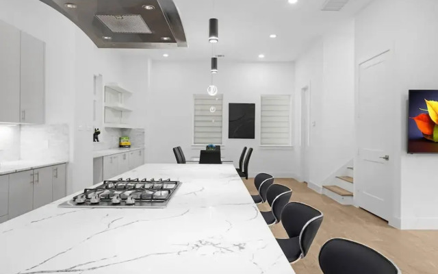 Newly Built Modern 3 Bedroom Houston Home