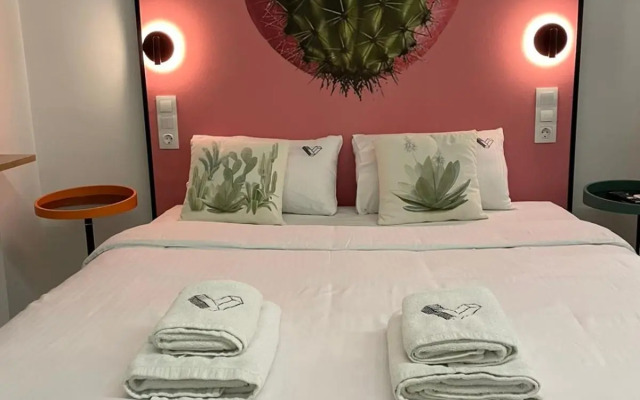 Valory #6 Aesthetic Stay