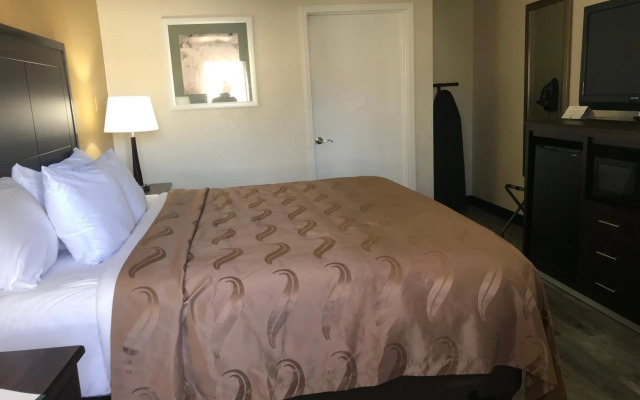 Quality Inn & Suites near Downtown Mesa