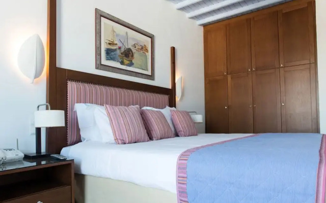 Poseidon Hotel & Suites