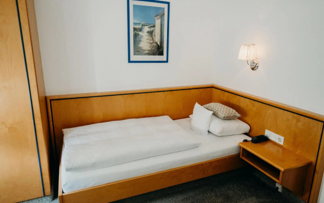 Hotel Crystal