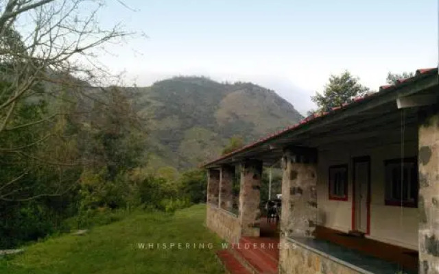 Hotel Whispering Wilderness - Sholur