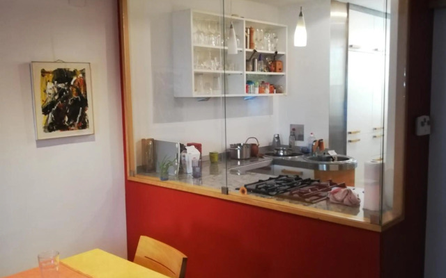 Room in maisonette with garden, parking place