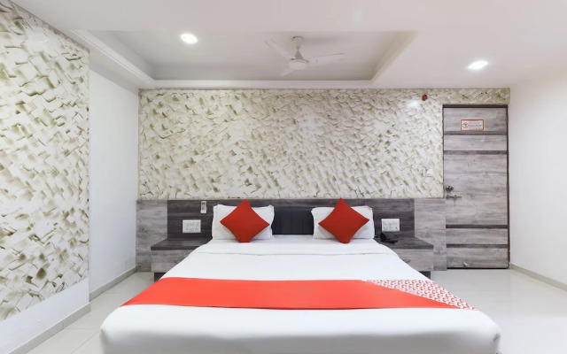 OYO 48524 Hotel Sweet Dream