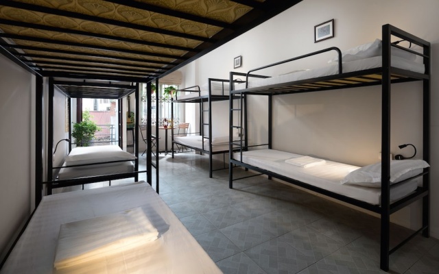 The Pirates Den – Guest Rooms – Hanoi
