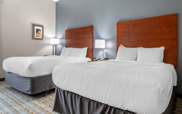 Comfort Inn & Suites Cleveland TX