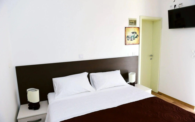 Apartments Zdjelar