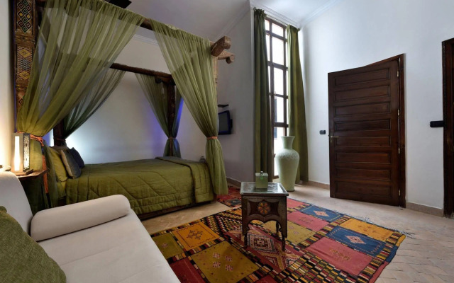 Riad Les Ammonites