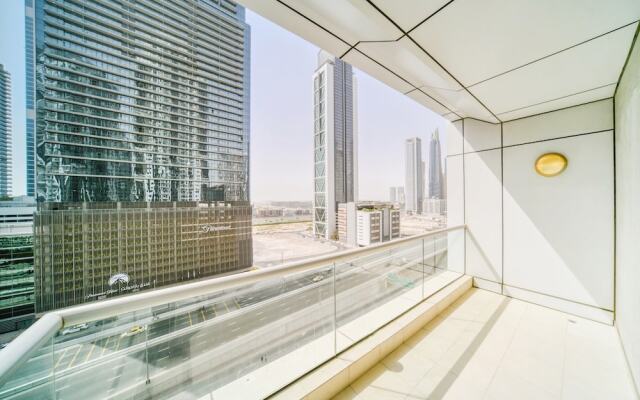 Executive Towers Amazing 1BR Onsite Pool Business bay