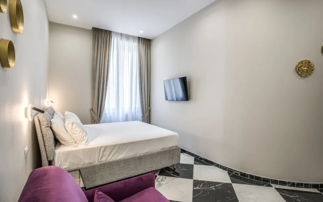 Pink Rose in Naples With 1 Bedrooms and 1 Bathrooms