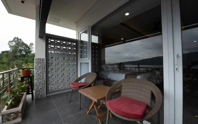 dedanau Hotel