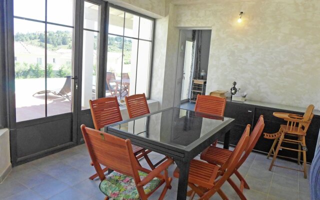 Beautiful House With Private Pool and Large Garden