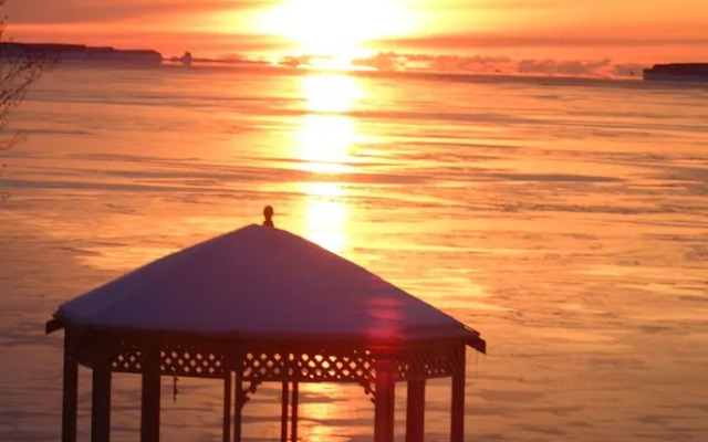 Sea Parrot Ocean View Resort