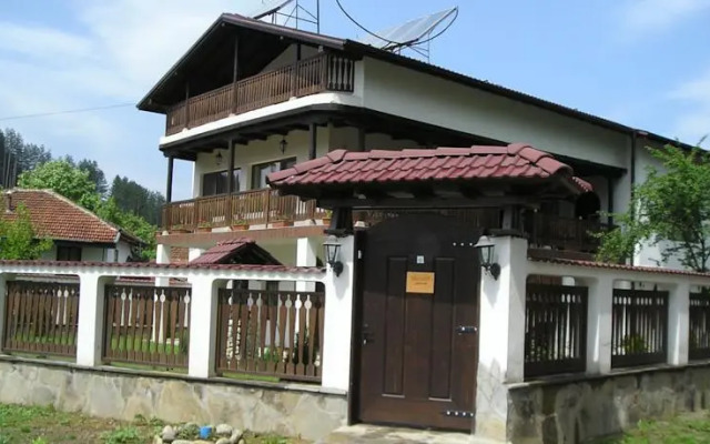 Nadezhda-Tsonevski Guest House