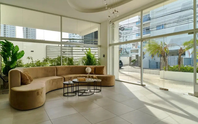 Central Suites Tower