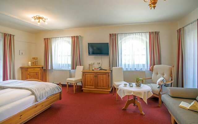 Boutique house happYellow