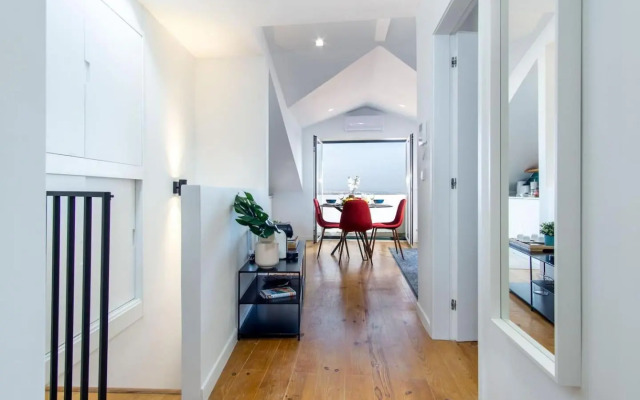 Lovelystay - Turquoise River View II