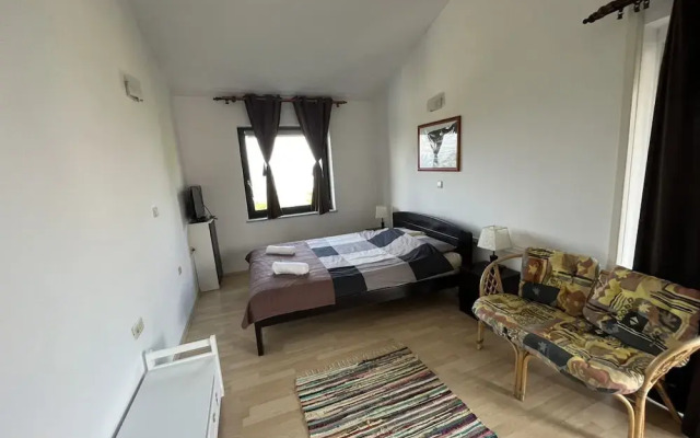 Tranquil Spacious Villa With Private Pool