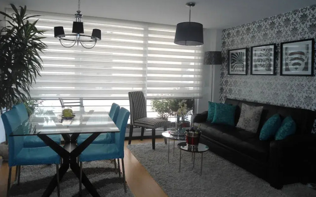 PLAZA FOCH Area - APARTMENTS with Balcony