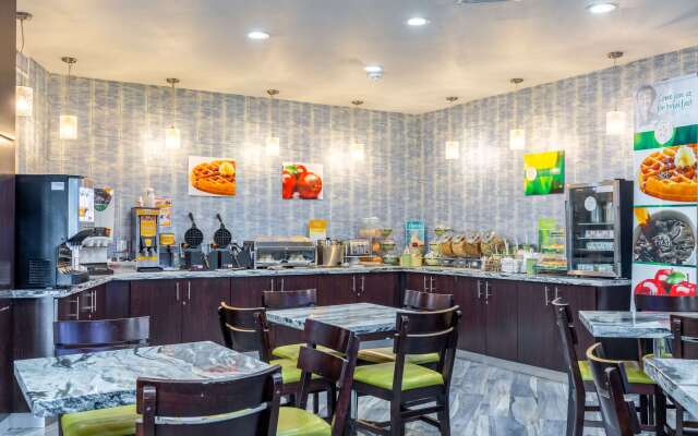 Quality Inn Pasadena - Houston East