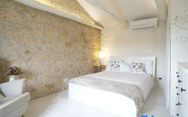 Villa Alisia, a beautiful natural stone house near Poreč