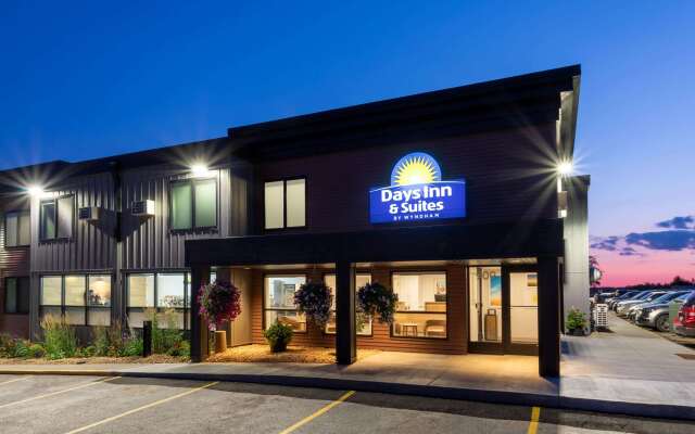 Days Inn & Suites by Wyndham Duluth by the Mall