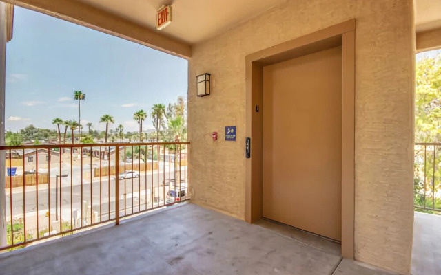 Devonshire #3032 - 2 Br condo by RedAwning