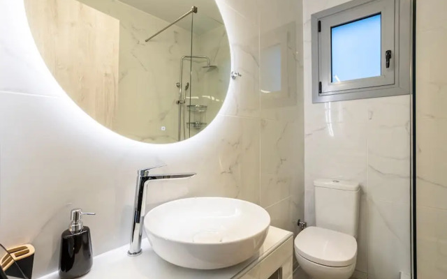 Filiatra Welcoming Hideaway - A Cozy Urban Escape