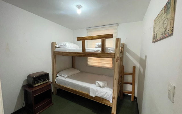 Hostal La Bodeguita Del  Mundo Laureles