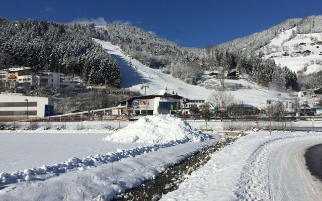 Apartment Mountain Panorama by Z-K-H Rentals