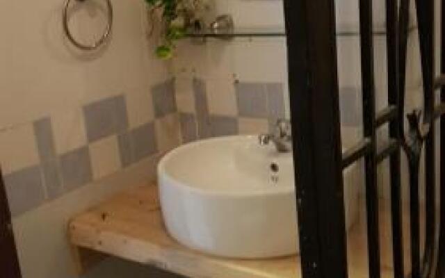 Tiny's Home* 2BR Studio in Buivien alley