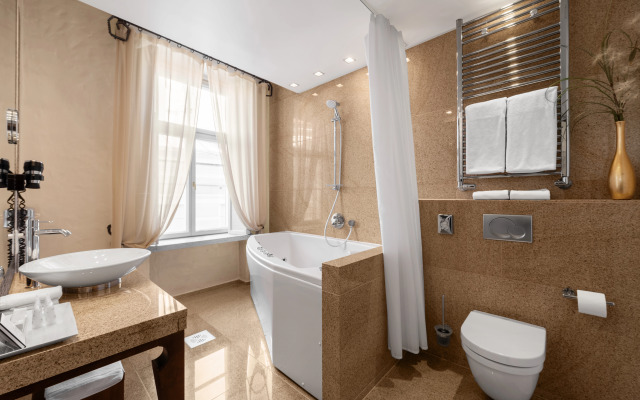 Rixwell Collection Savoy Boutique Hotel