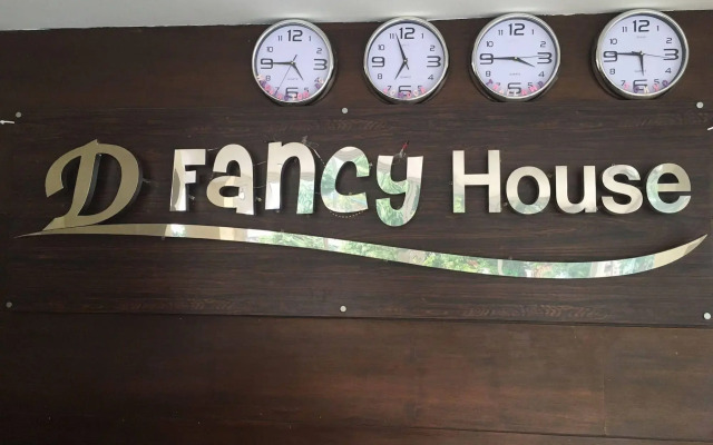 De Fancy House