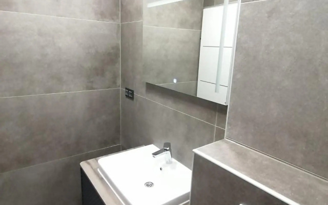 Slatka sobica za dvoje sa upotrebom zajednicke kuhinje i kupaonice