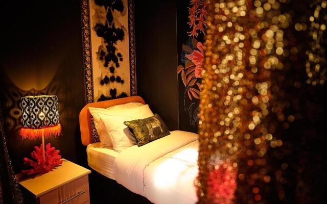 The Emerald Suite by Margate Suites