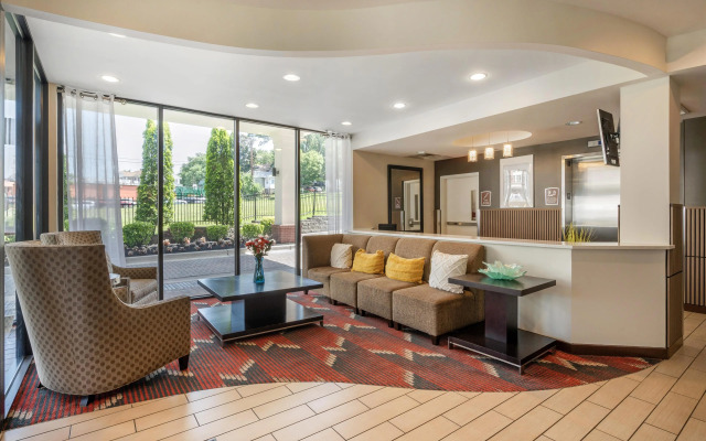 Best Western Plus College Park Hotel