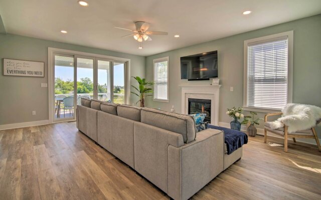 Gorgeous Newly Built Home: Golf Course View!