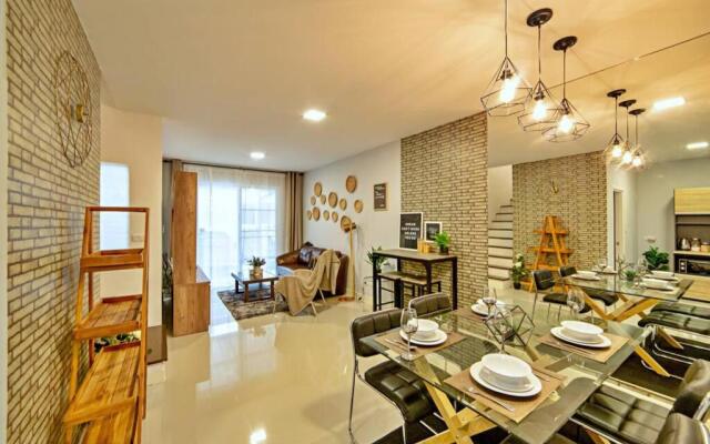 3BRs Townhouse near BigCCentre/Int.School