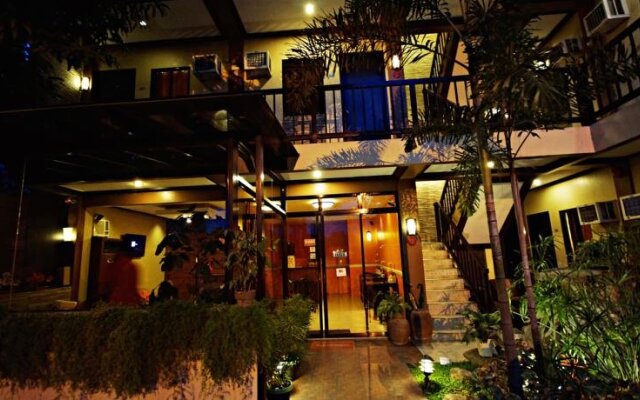 Pacific Palm Suites