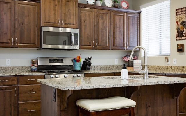 Desert Sunstone 3 Bedroom Apts
