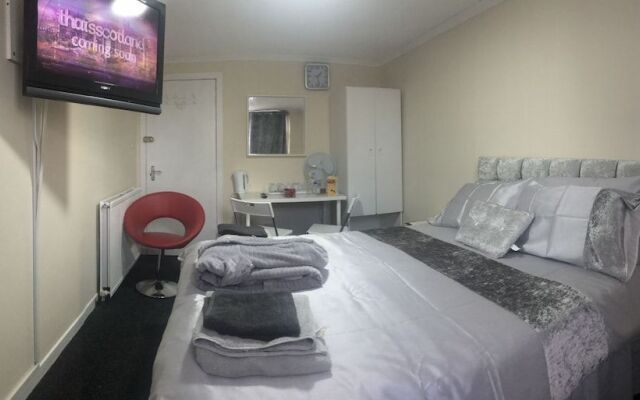 Broadstone House near Glasgow Airport