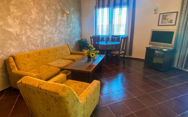 Apartments Yana