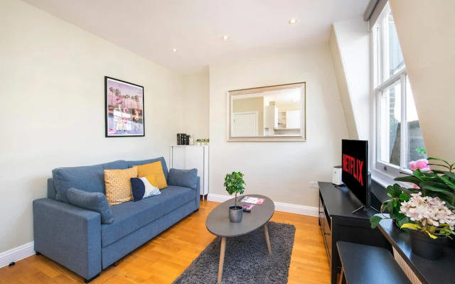 So Glamourous Pad - Fitzrovia - by Frankie Says