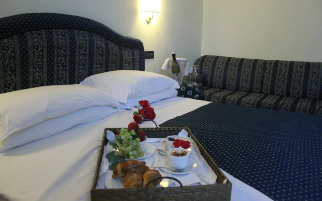 Yachting Hotel Mistral