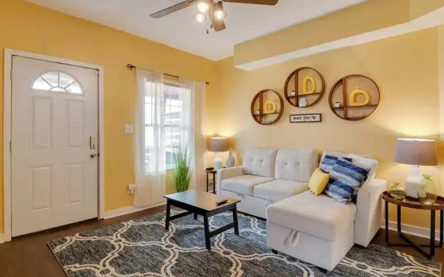 Chic Indianapolis Home w/ Yard Near Downtown!