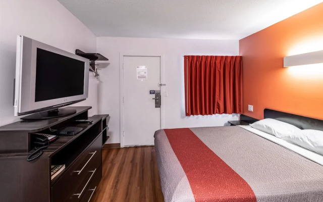 Motel 6 Kamloops, BC