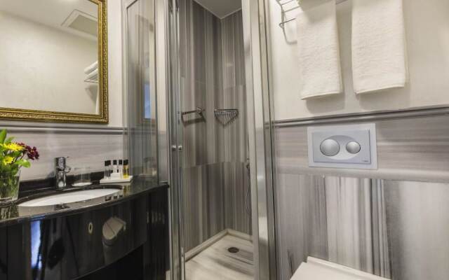 Meroddi La Porta Hotel
