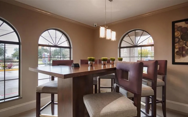 Best Western Deer Park Inn & Suites